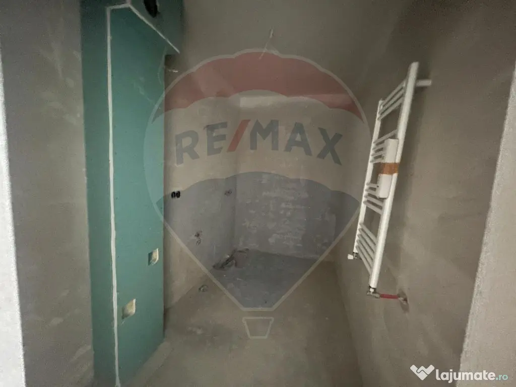 Apartament cu 3 camere de vânzare în bloc nou, zona Cen... 