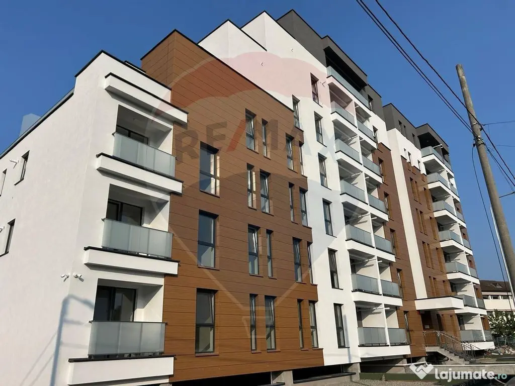 Apartament cu 3 camere de vânzare în bloc nou, zona Cen... 