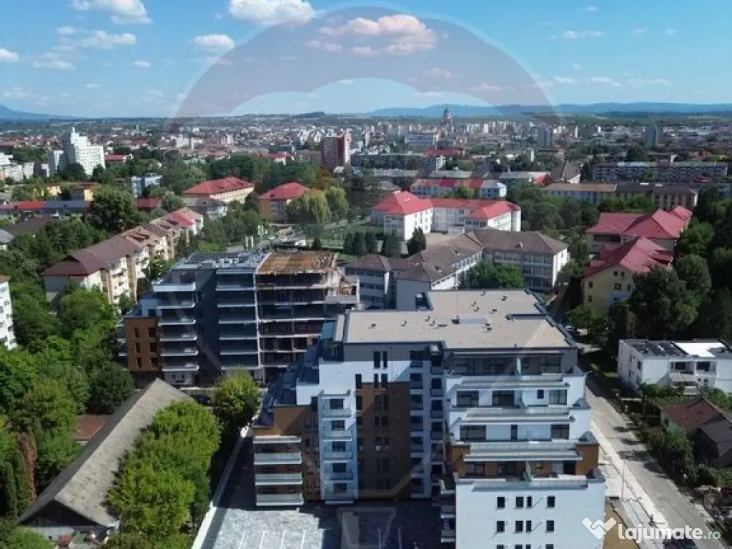 Apartament cu 3 camere de vânzare în bloc nou, zona Cen... 