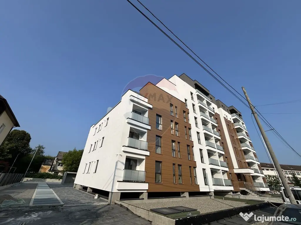 Apartament cu 3 camere de vânzare în bloc nou, zona Cen... 