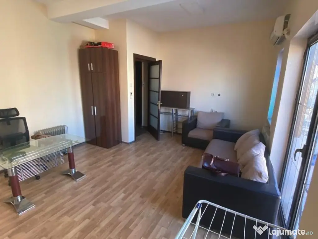 Garsoniera Piata Dorobanti 