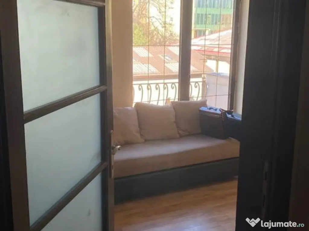 Garsoniera Piata Dorobanti 