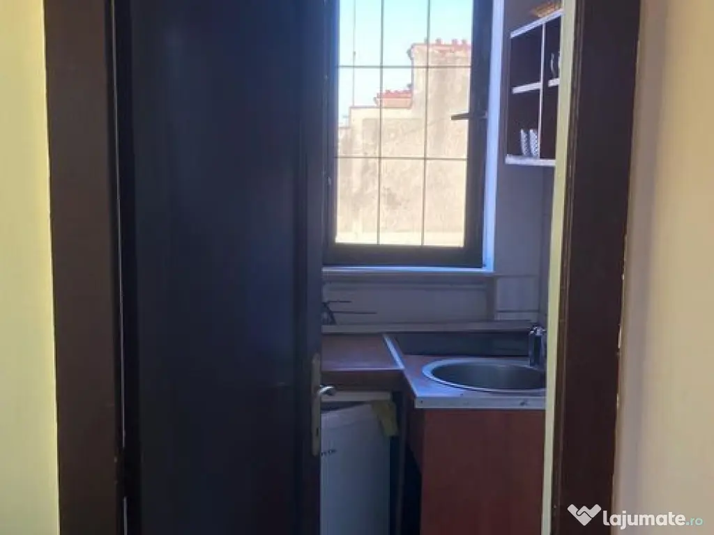 Garsoniera Piata Dorobanti 