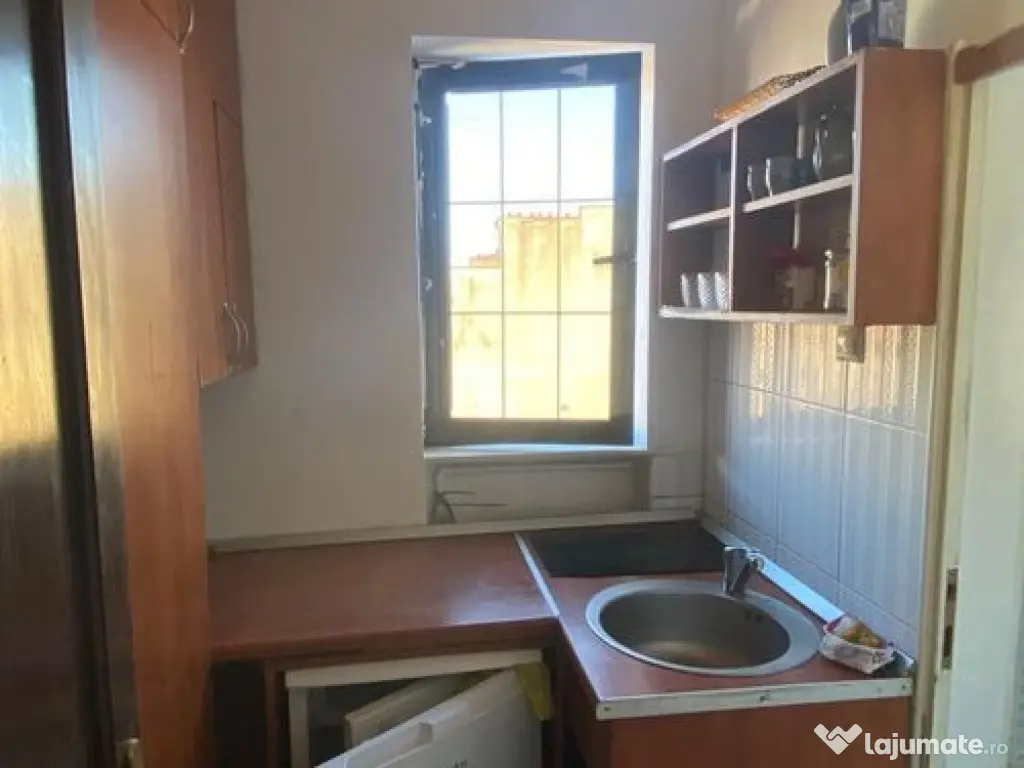 Garsoniera Piata Dorobanti 