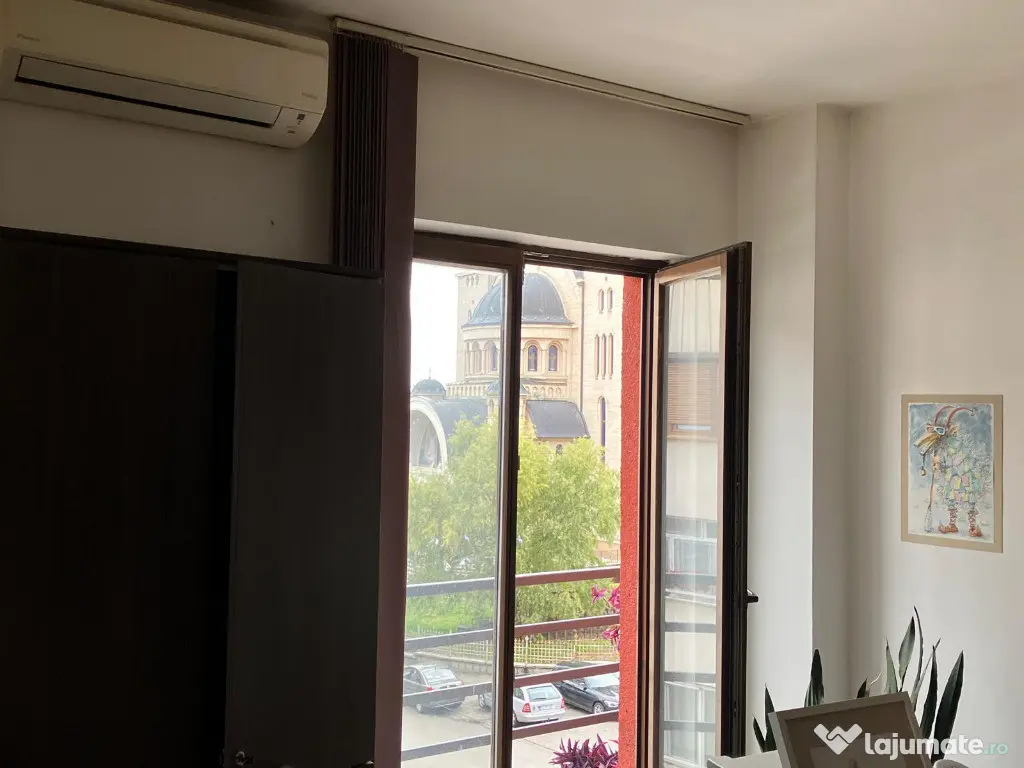 Vand apartament de 2 camere in Deva, zona ultracentrala, etaj 2,