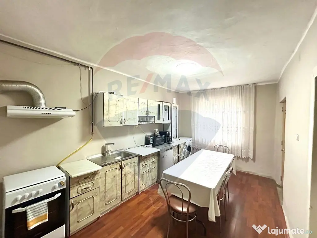 Casă de vanzare cu teren 680mp in Salonta 