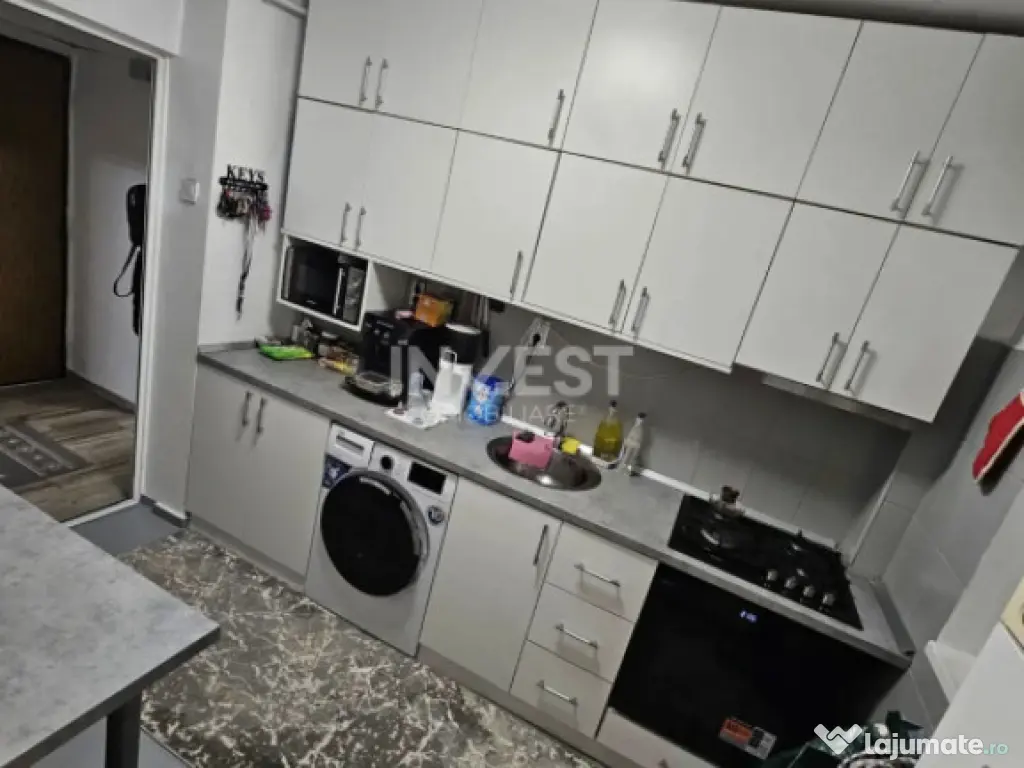 DE VANZARE-APARTAMENT 3 CAMERE -DECOMANDAT-MIRCEA CEL BATRAN 