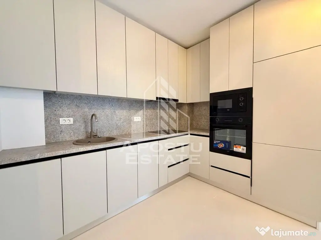 Apartament 2 camere, Decomandat, loc de parcare, Torontal... 