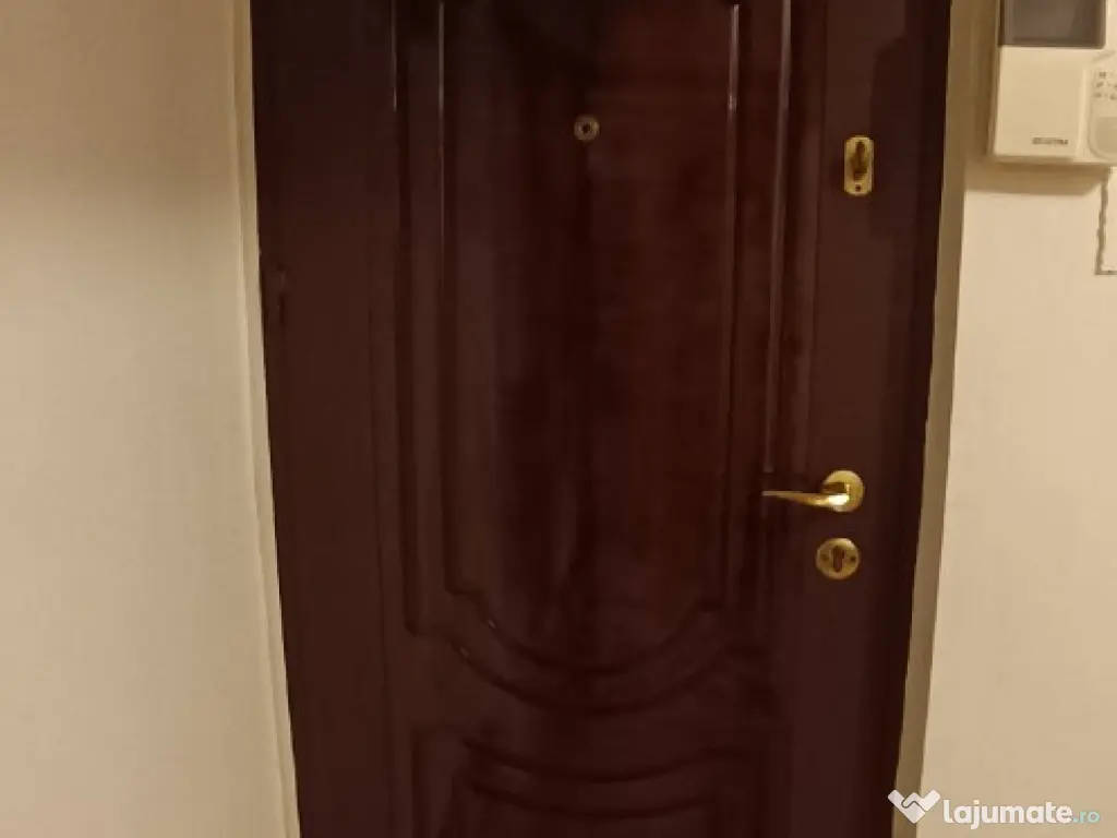 Apartament cu 3 Camere Decomandat in George Enescu 