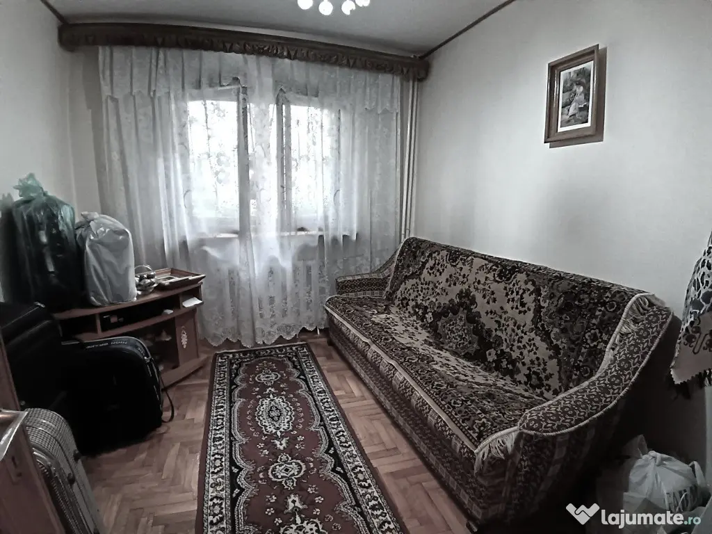 Apartament cu 3 Camere Decomandat in George Enescu 