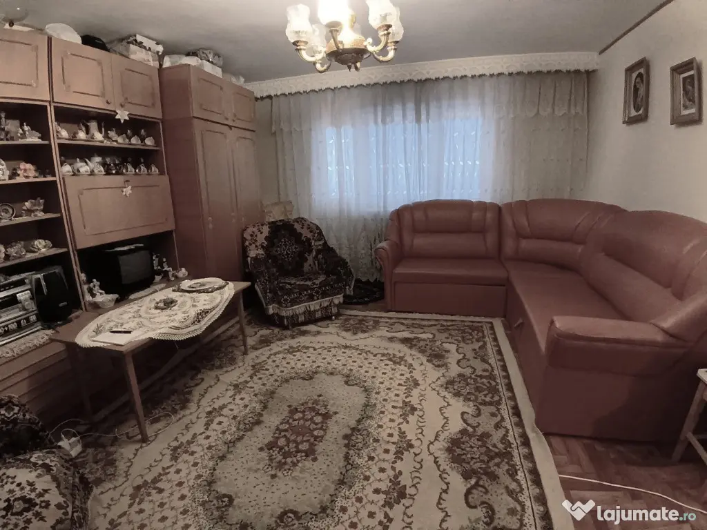 Apartament cu 3 Camere Decomandat in George Enescu 