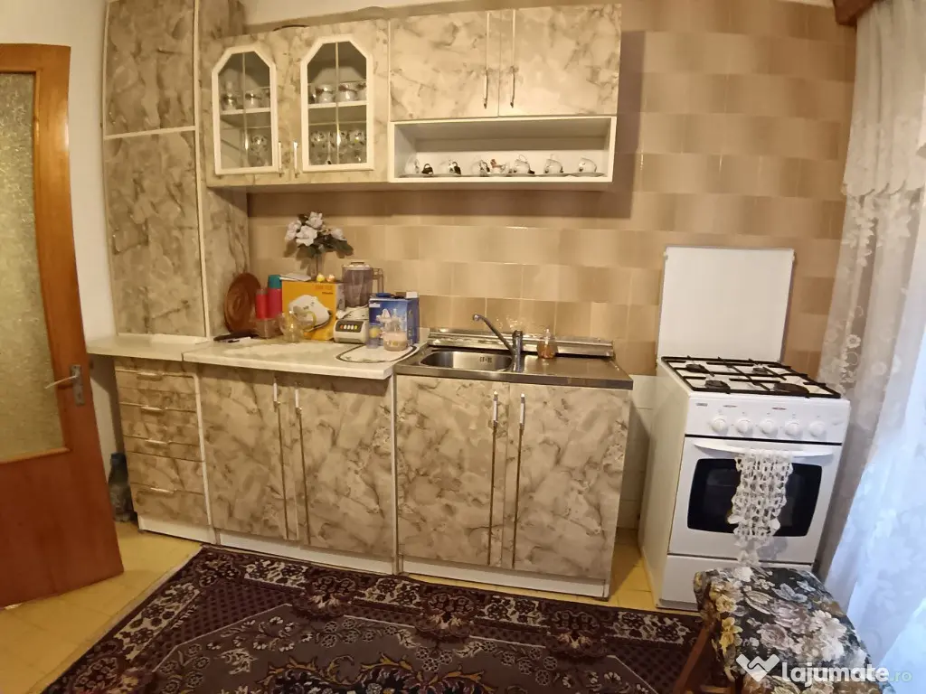 Apartament cu 3 Camere Decomandat in George Enescu 