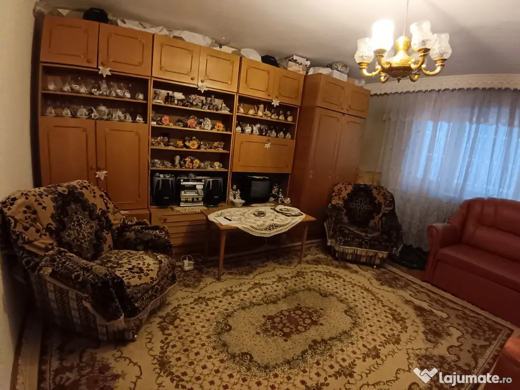 Apartament cu 3 Camere Decomandat in George Enescu 