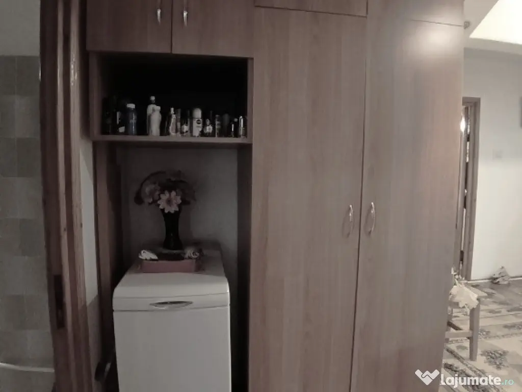 Apartament cu 3 Camere Decomandat in George Enescu 