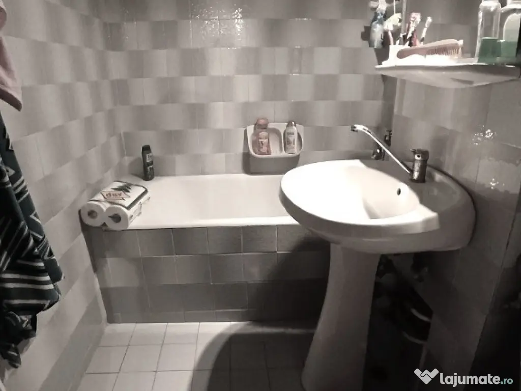 Apartament cu 3 Camere Decomandat in George Enescu 