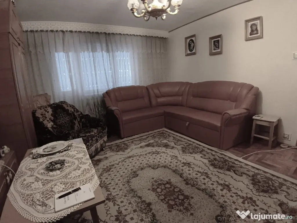 Apartament cu 3 Camere Decomandat in George Enescu 