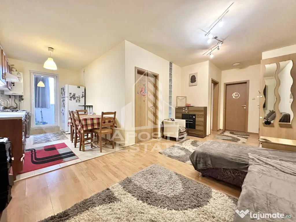 Apartament cu 3 camere, debara si terasa inchisa de 12 mp... 