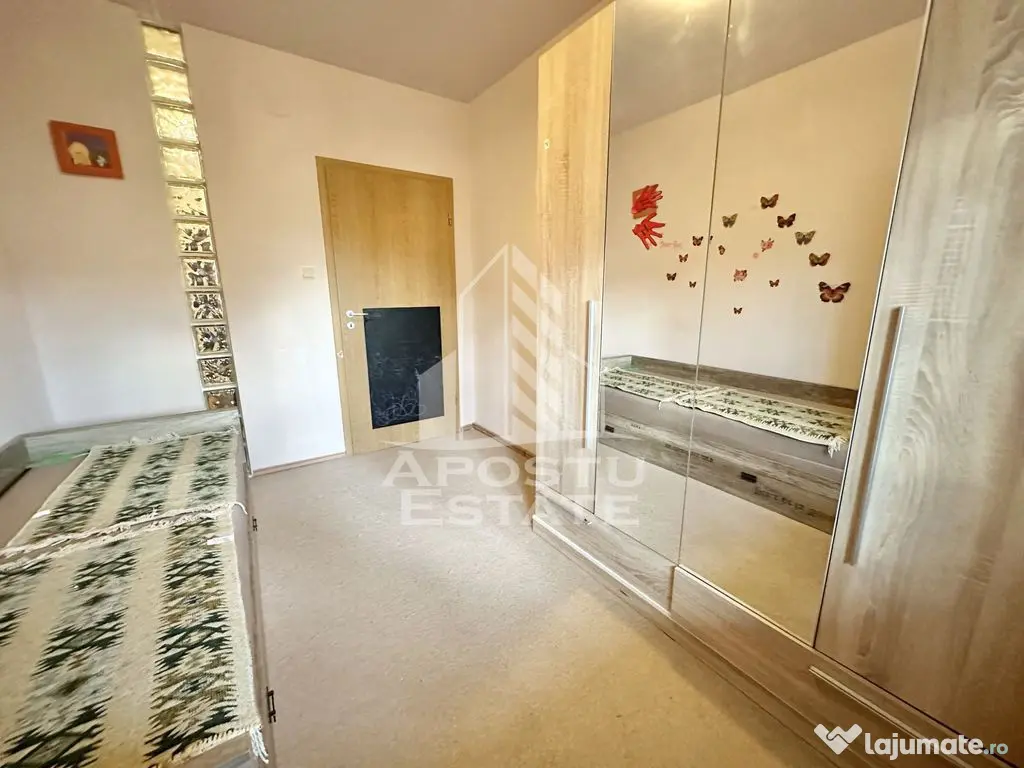 Apartament cu 3 camere, debara si terasa inchisa de 12 mp... 