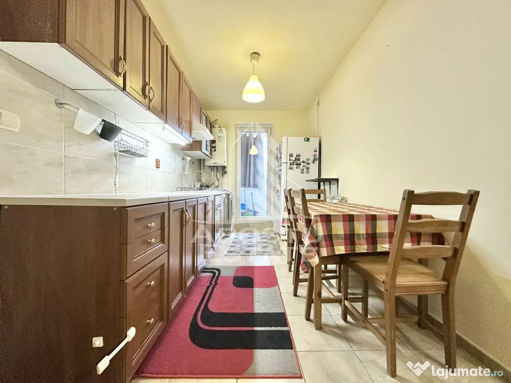 Apartament cu 3 camere, debara si terasa inchisa de 12 mp... 