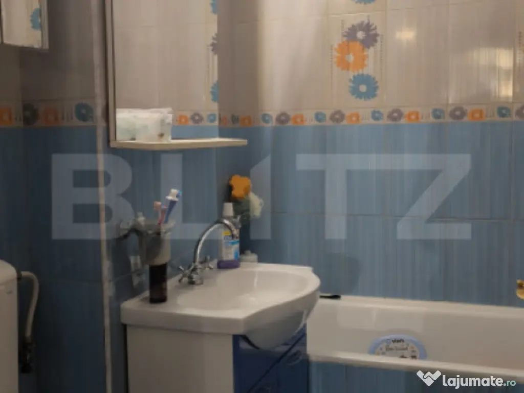 Apartament 3 camere, decomandat, 60mp. Parter inalt, zona Bu