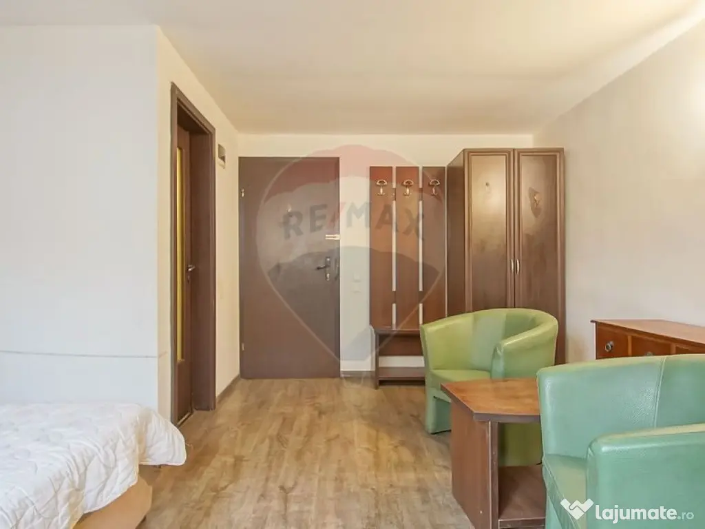 Casă / Vilă cu 12 camere de vânzare în zona Astra 