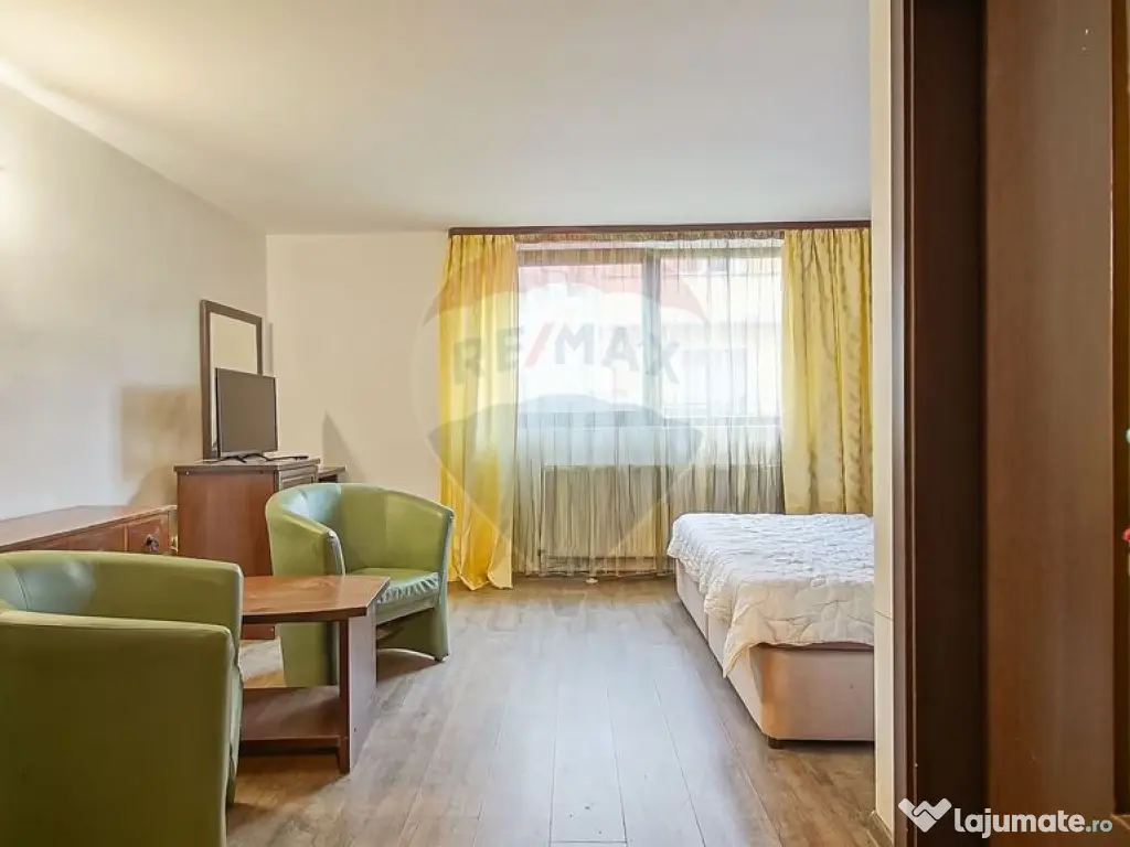 Casă / Vilă cu 12 camere de vânzare în zona Astra 