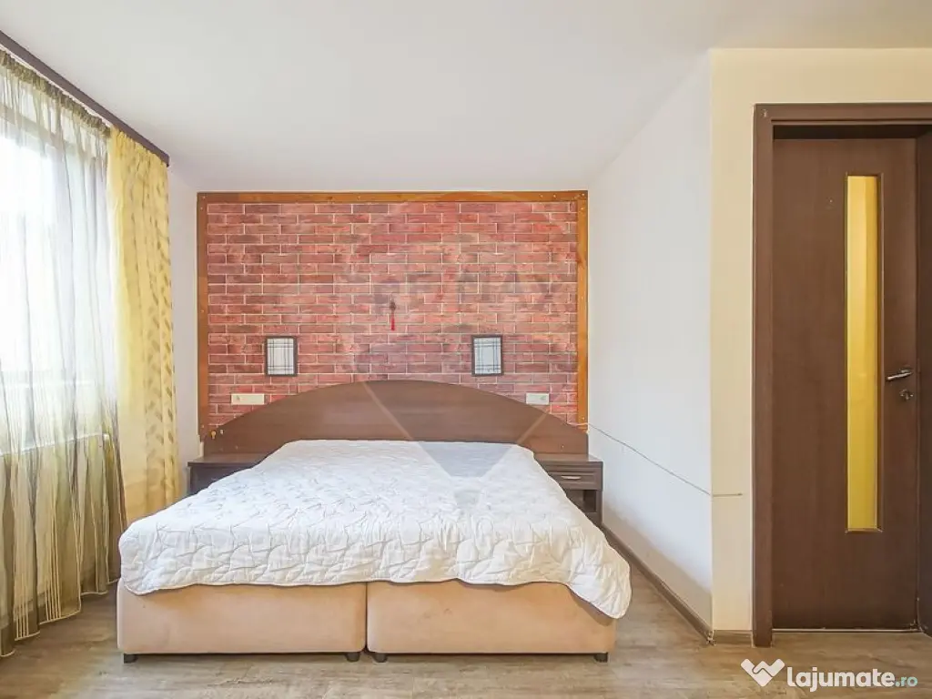 Casă / Vilă cu 12 camere de vânzare în zona Astra 