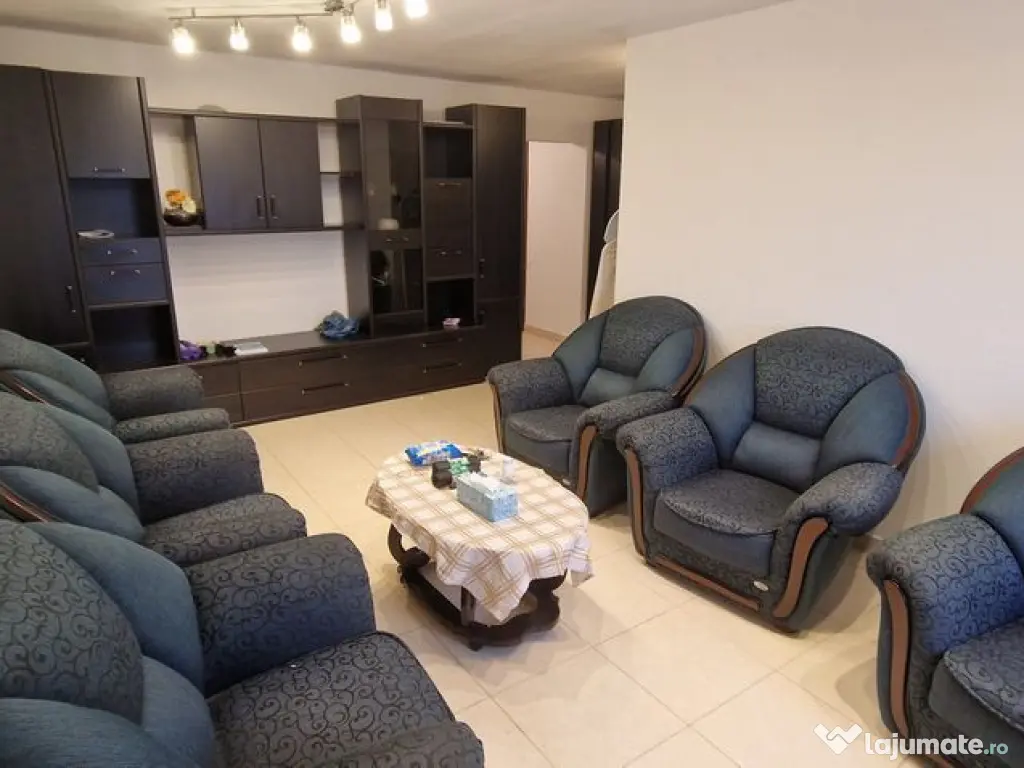 Vedere frontal la mare, 3 camere decomandate. 