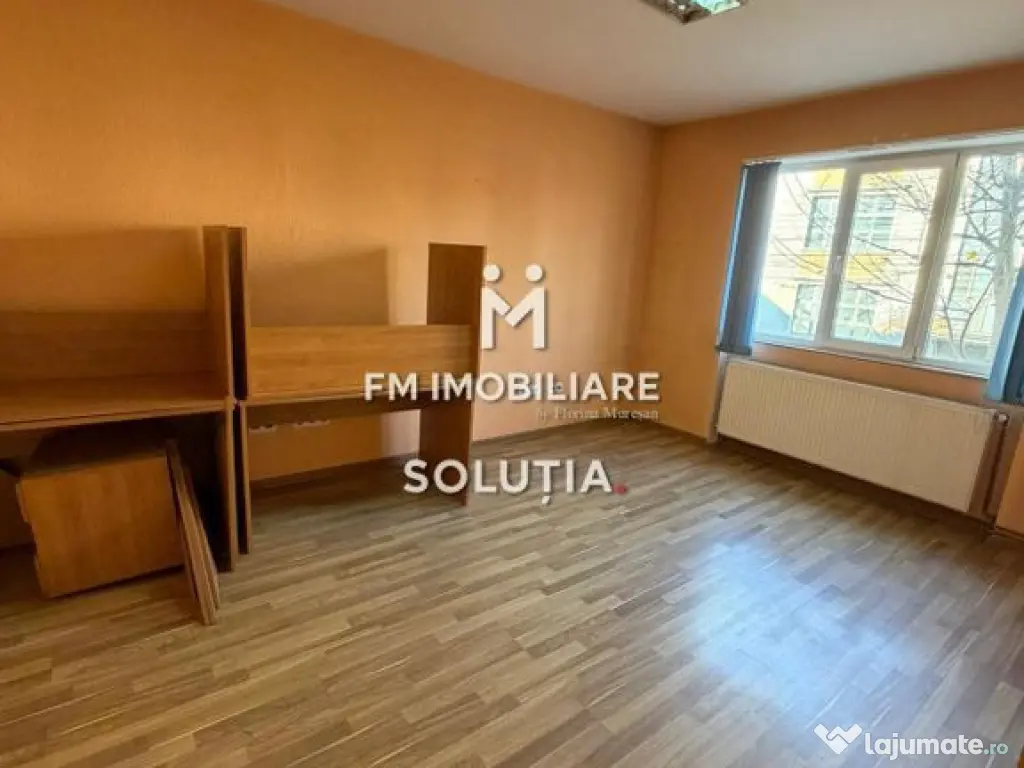 Apartament de vanzare 2 camere , etaj 1 - zona Piata Revo...