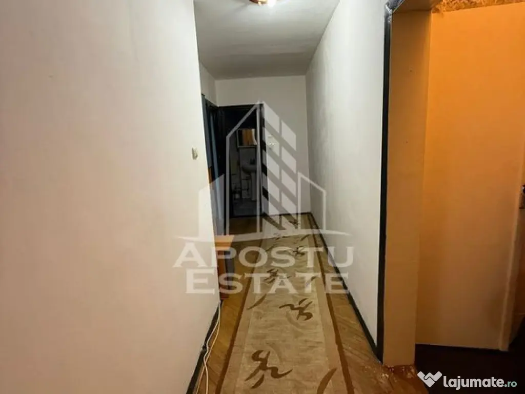 Apartament cu 3 camere | Decomandat | Etaj 2/4 | Centrala...