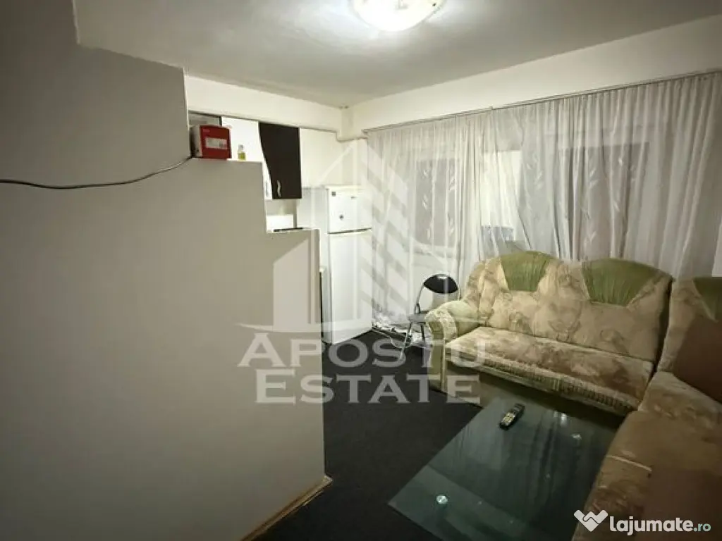 Apartament cu 3 camere | Decomandat | Etaj 2/4 | Centrala...