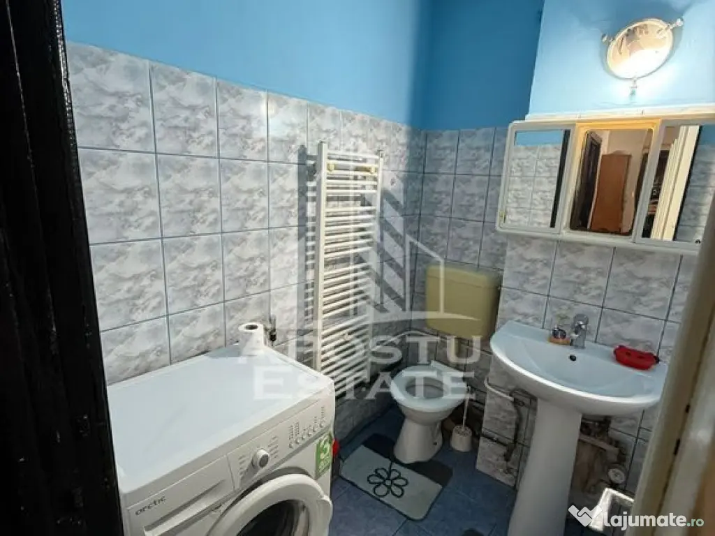 Apartament cu 3 camere | Decomandat | Etaj 2/4 | Centrala...