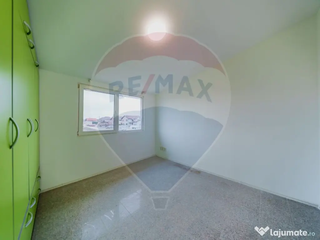 Casă modernă pe structură metalică, în cartierul Eur... 