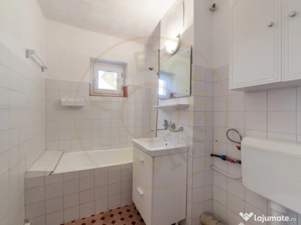 Mioveni, 2 camere, 50mp, decomandat, acces imediat catre Uzi 