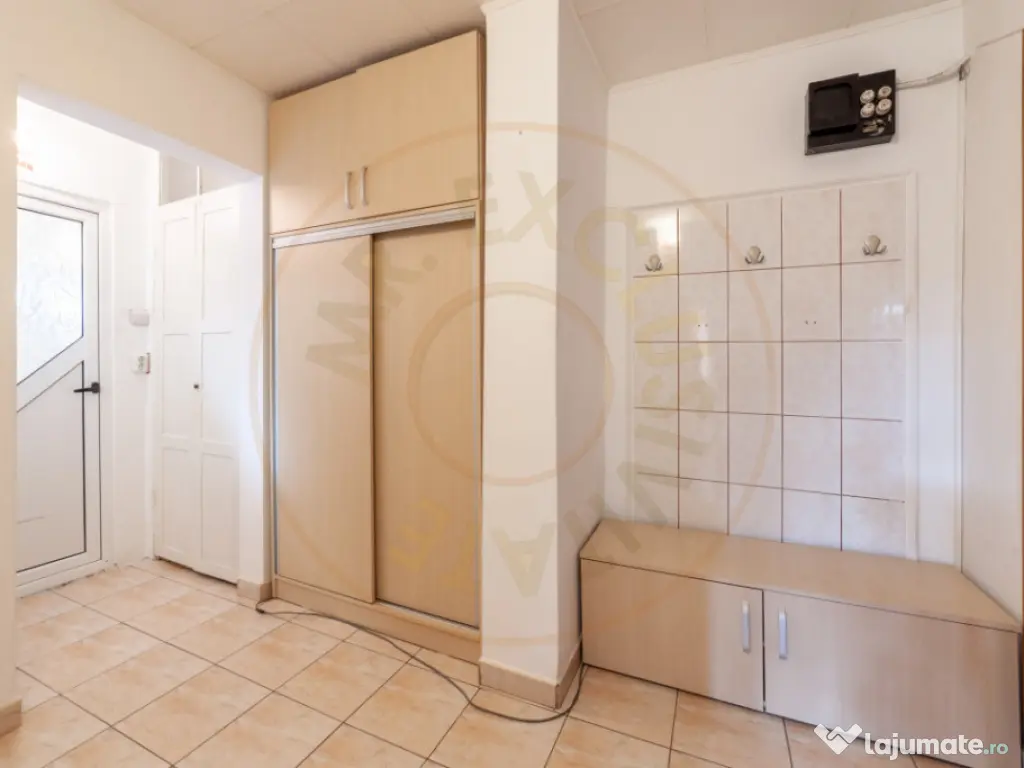 Mioveni, 2 camere, 50mp, decomandat, acces imediat catre Uzi 