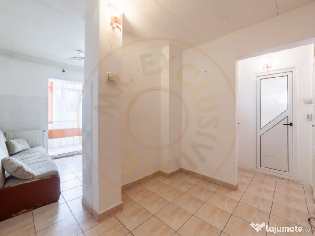 Mioveni, 2 camere, 50mp, decomandat, acces imediat catre Uzi 