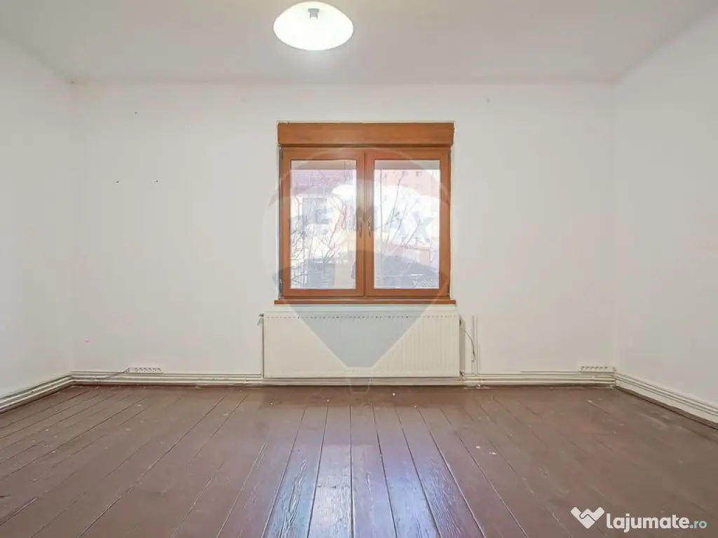 COMISION 0 Casă cu potențial excelent, teren 446 mp, St... 