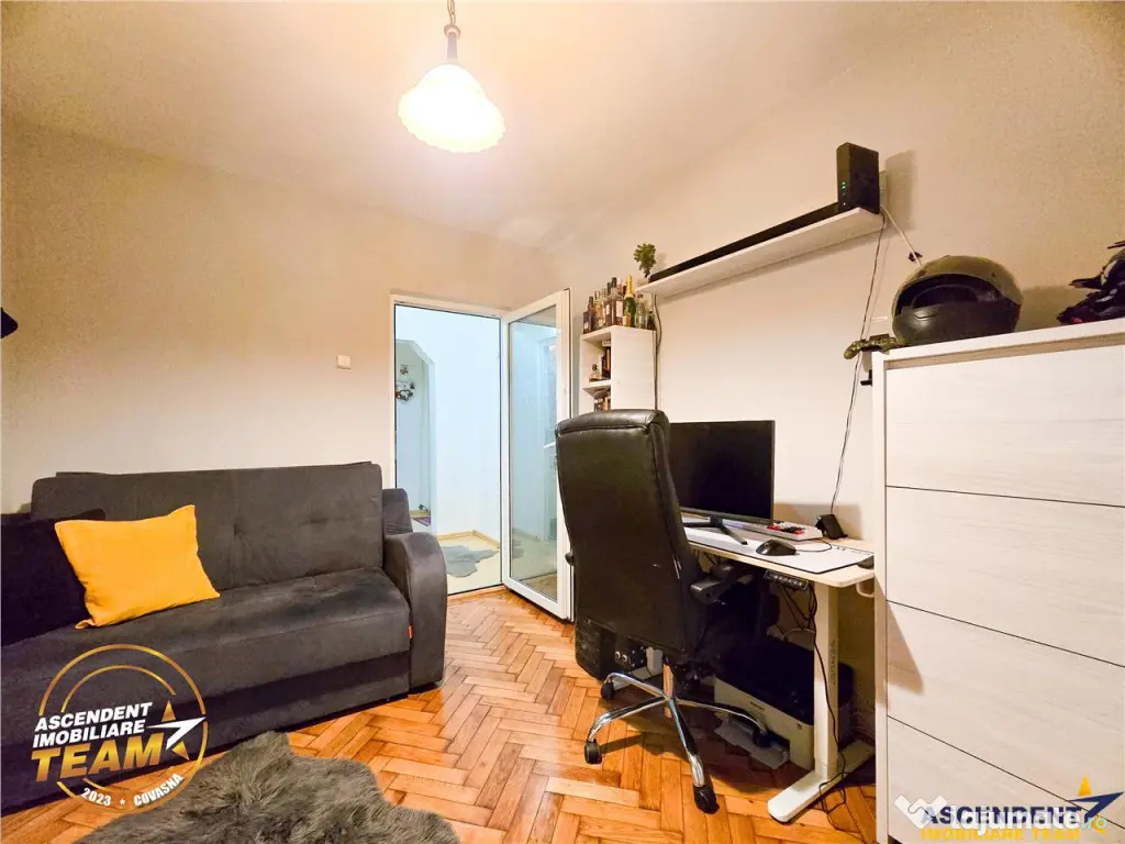 Schimb cu 2 camere plus diferenta: 3 camere,Central,decoman