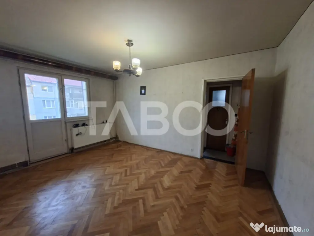 Cenusareasa apartamentelor - renovabil- balcon pivnita Mihai