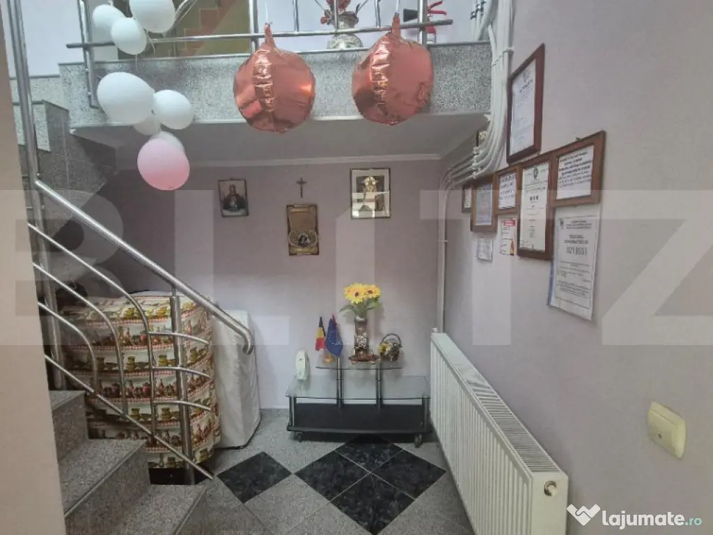 Pensiune turistica + casa de locuit, 315 mp, teren 761 mp, z