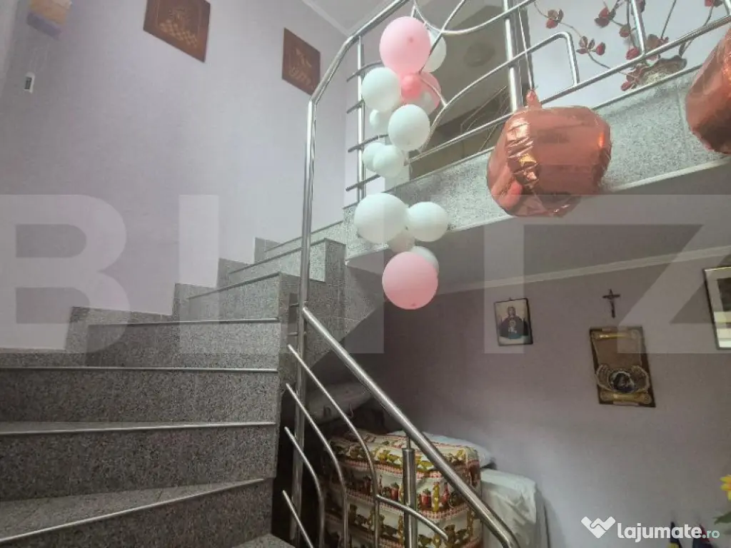 Pensiune turistica + casa de locuit, 315 mp, teren 761 mp, z