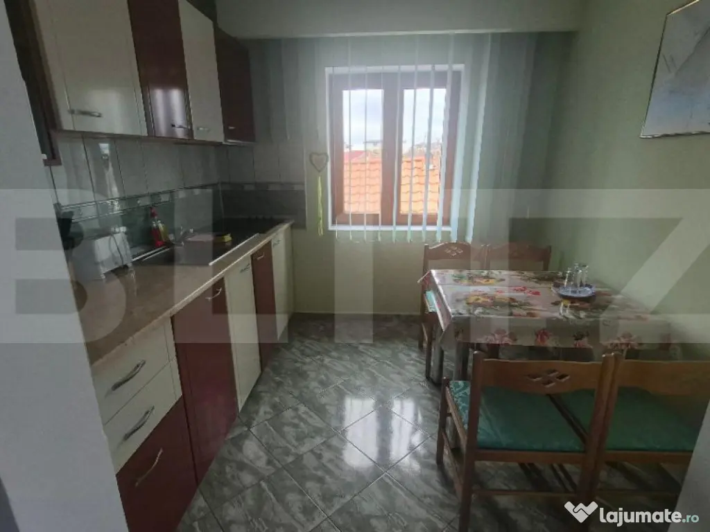 Pensiune turistica + casa de locuit, 315 mp, teren 761 mp, z