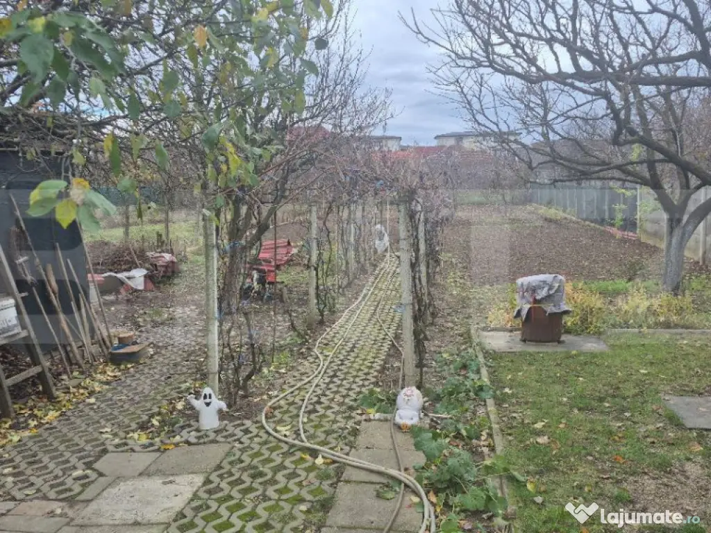 Pensiune turistica + casa de locuit, 315 mp, teren 761 mp, z