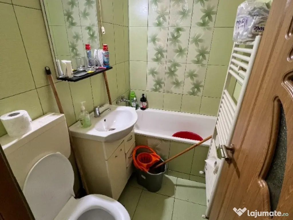 Apartament 2 camere semidecomandat,zona Calea Cisnadiei