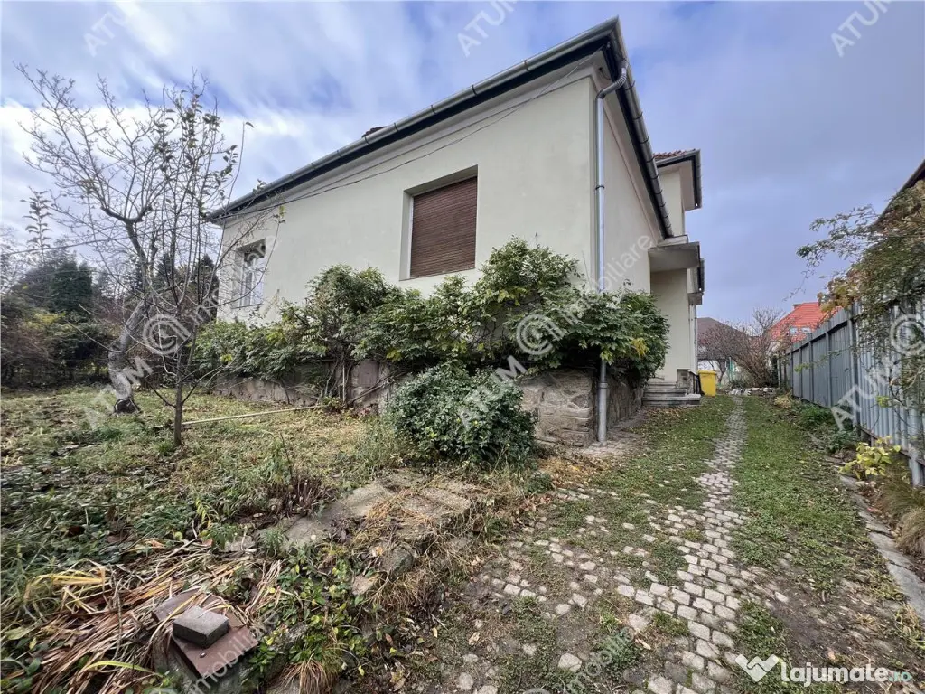 Casa individuala cu 4 camere si teren 900 mp zona Calea Popl