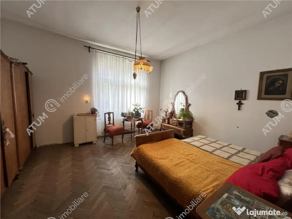 Casa individuala cu 4 camere si teren 900 mp zona Calea Popl