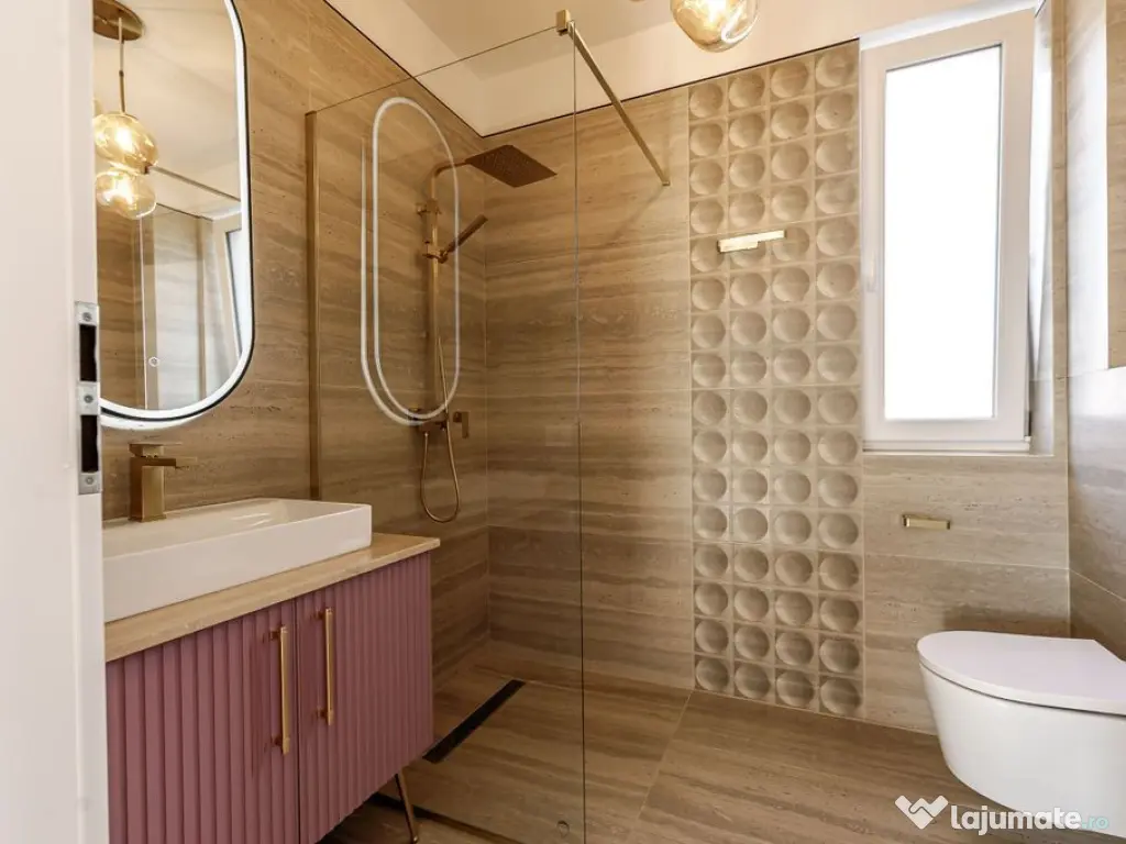 Clădire nouă P+2 cu showroom și birouri în Arad 