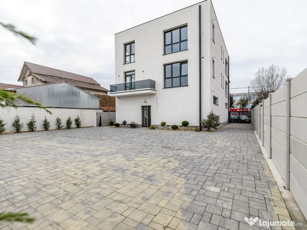 Clădire nouă P+2 cu showroom și birouri în Arad 