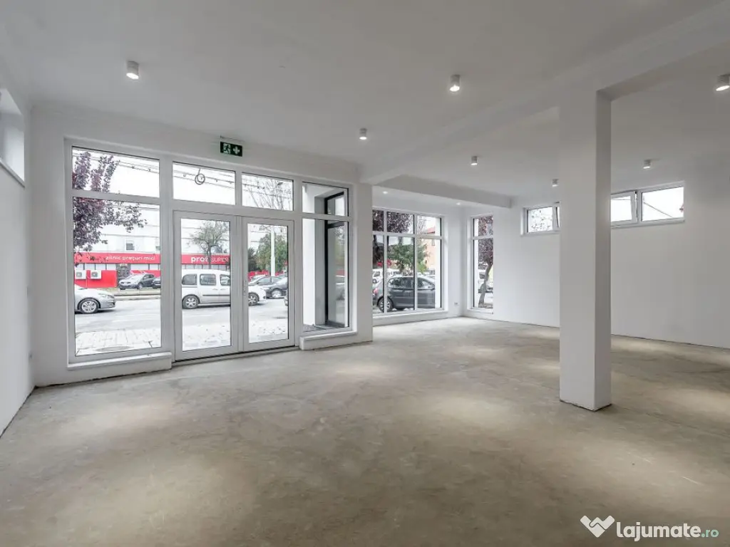 Clădire nouă P+2 cu showroom și birouri în Arad 