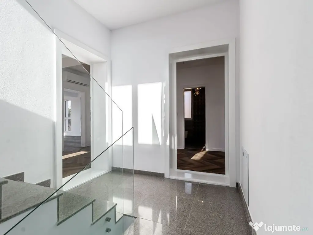 Clădire nouă P+2 cu showroom și birouri în Arad 